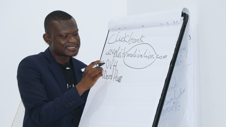 Alphonse AFFO lors d'un séminaire pratique